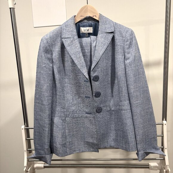 Summer Suit - Picture 1 of 5